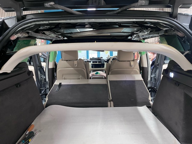 レンジローバースポーツ天井張替え