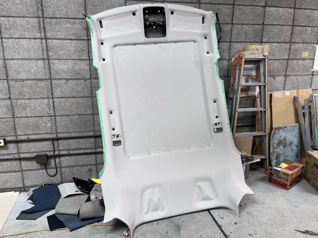 レンジローバースポーツ天井張替え