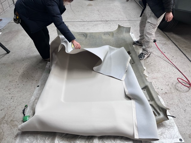 レンジローバースポーツ天井張替え