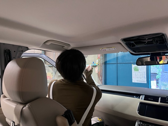 レンジローバースポーツ天井張替え