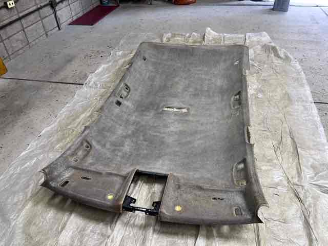 パサートヴァリアント天井張替え