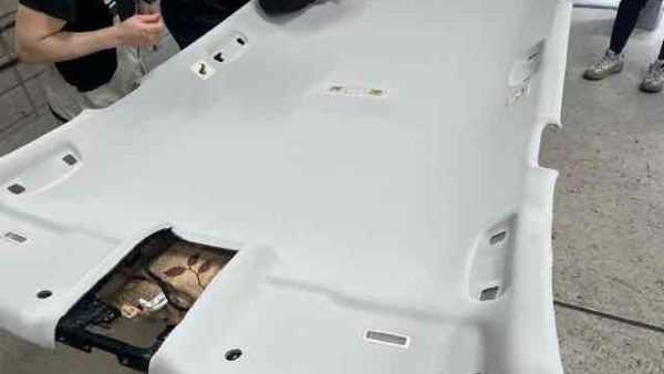 パサートヴァリアント天井張替え│東京都