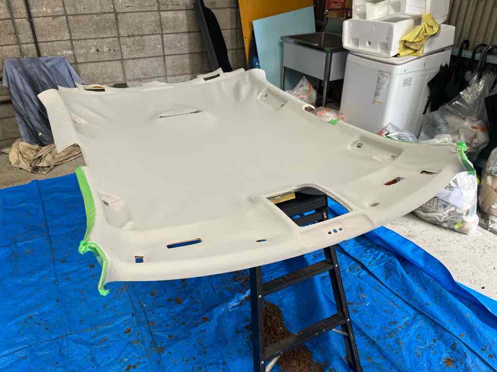 アウディA3天井剥がれ修理