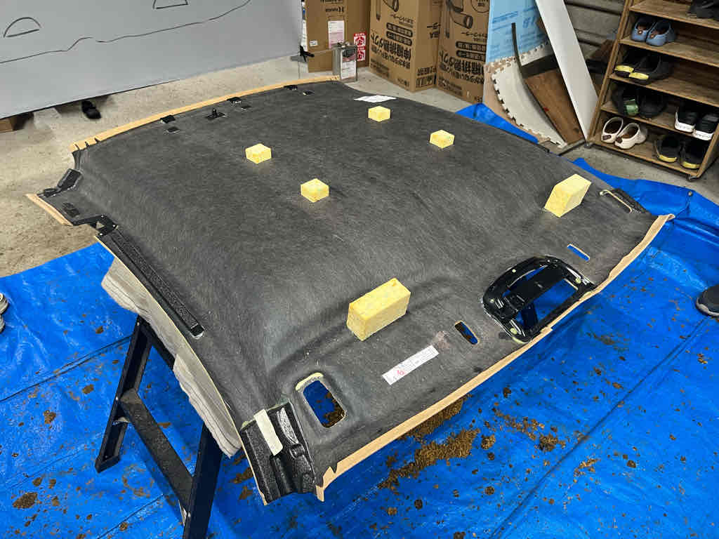 ポルシェ911カレラ天井剥がれ・垂れ・浮き修理（張直し）