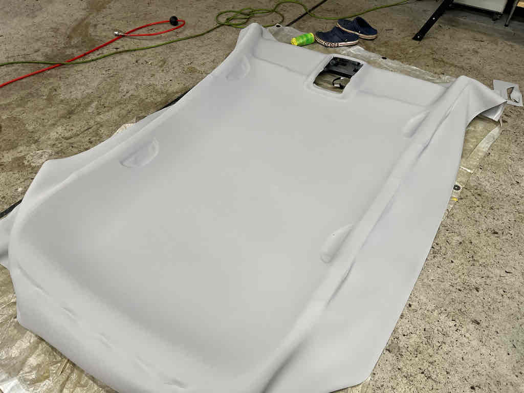 フォルクスワーゲンゴルフ天井剥がれ・垂れ・浮き張り替え修理