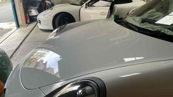ポルシェ911カレラ天井垂れ・落ち・剥がれの原因と修理費用│アルカンターラ張り直し